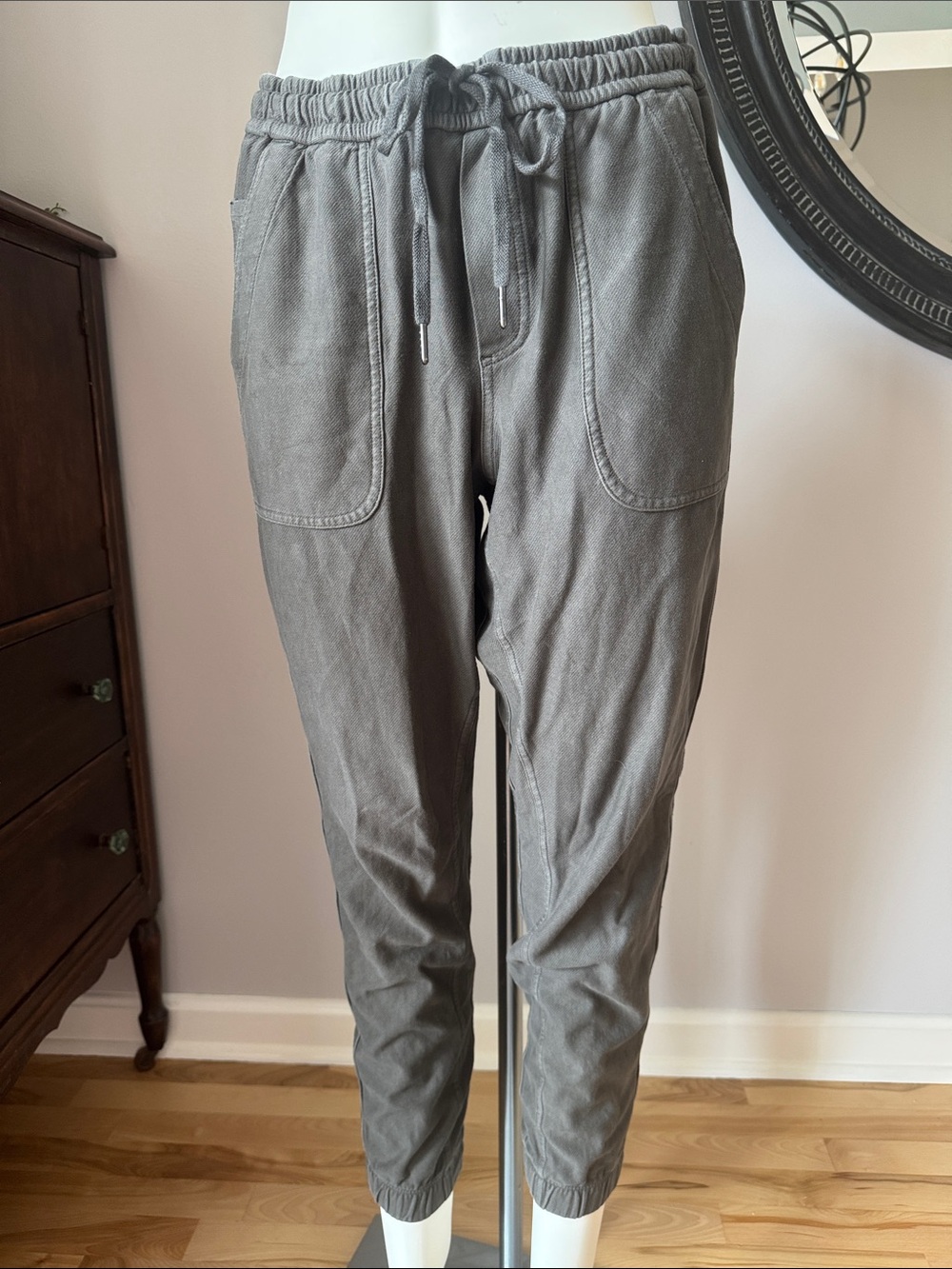 Athleta Farallon Jogger Women’s Charcoal Gray Drawstring Joggers Size 6